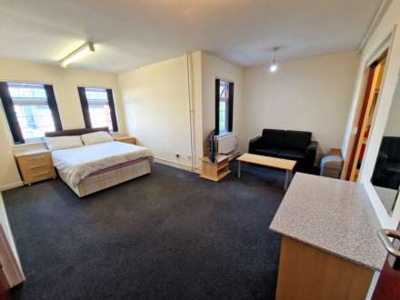 Crossland Road, Reading - ALL BILLS INC.