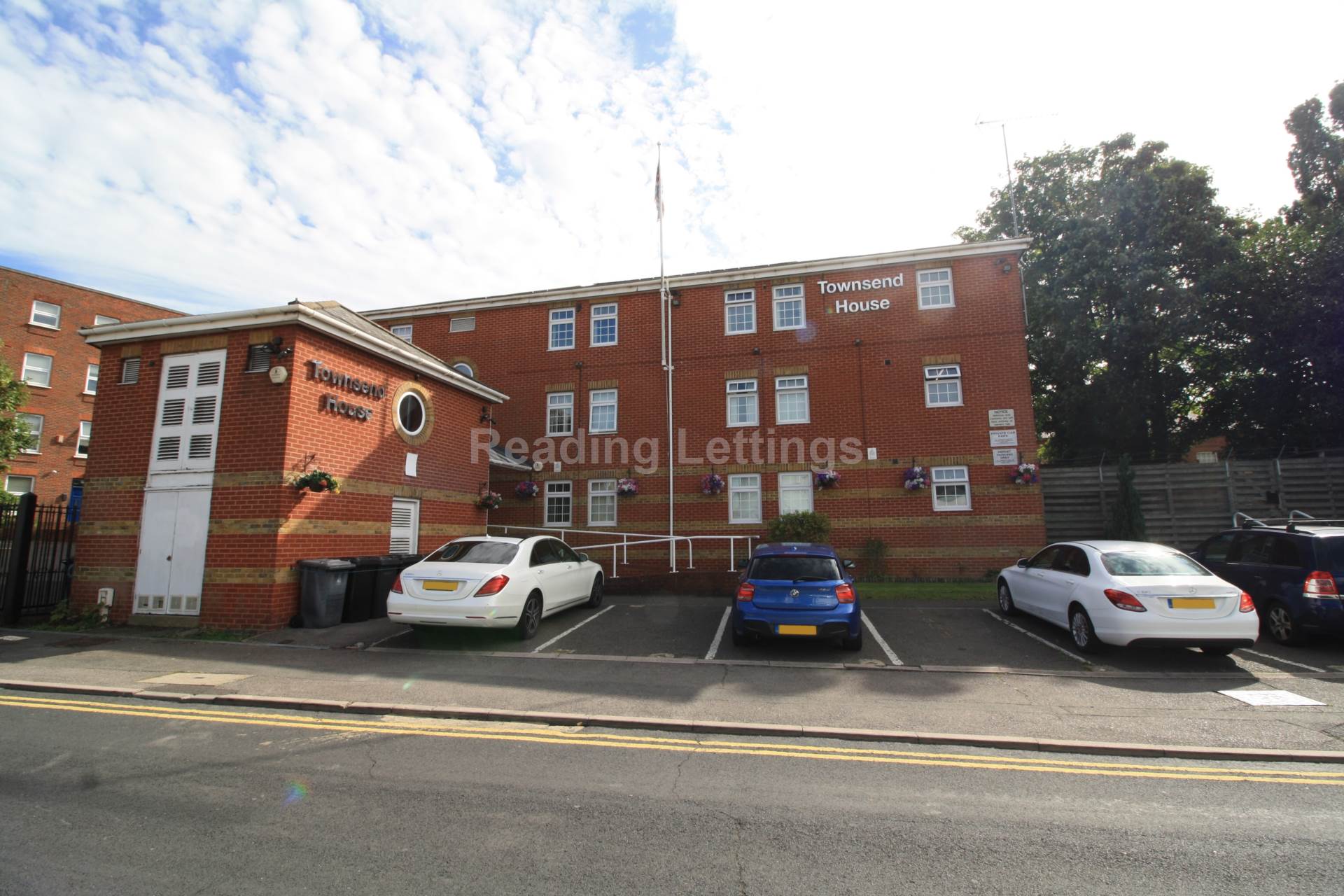 Crossland Road, Berkshire - Bills Included, Image 1
