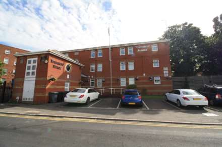 Crossland Road, Berkshire - Bills Included