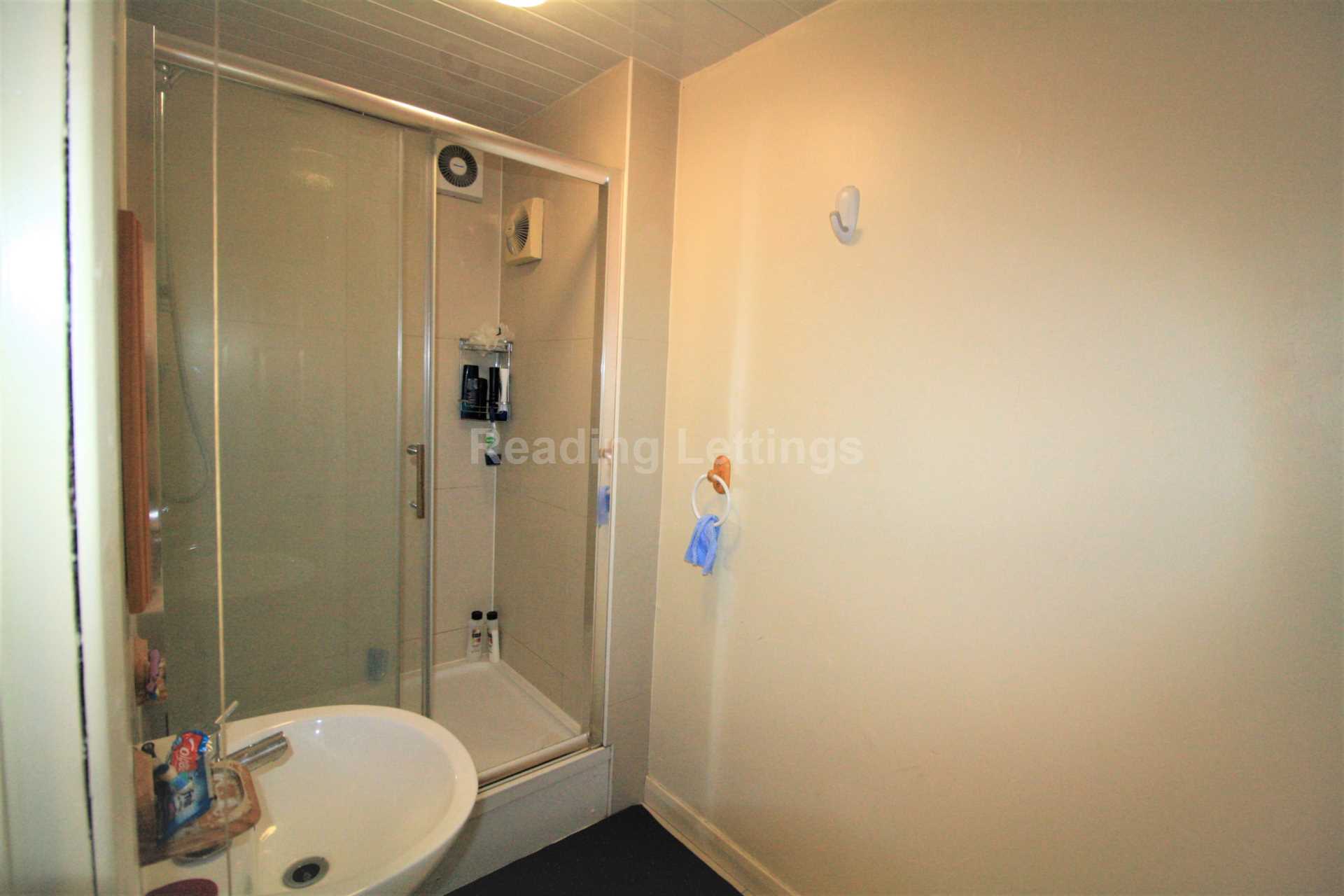 Wokingham Road, Reading - MOST BILLS INCLUDED, Image 10