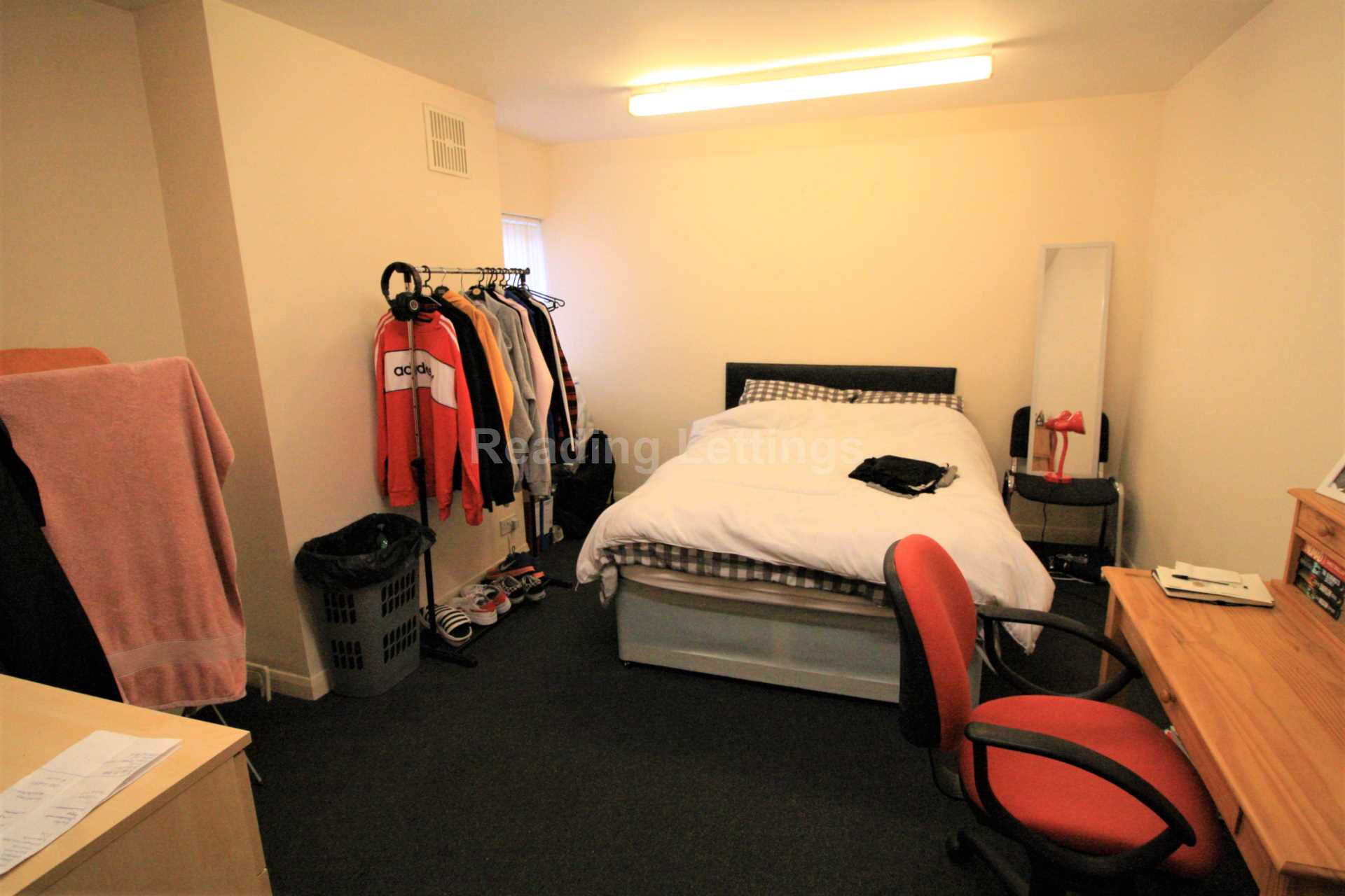 Wokingham Road, Reading - MOST BILLS INCLUDED, Image 5