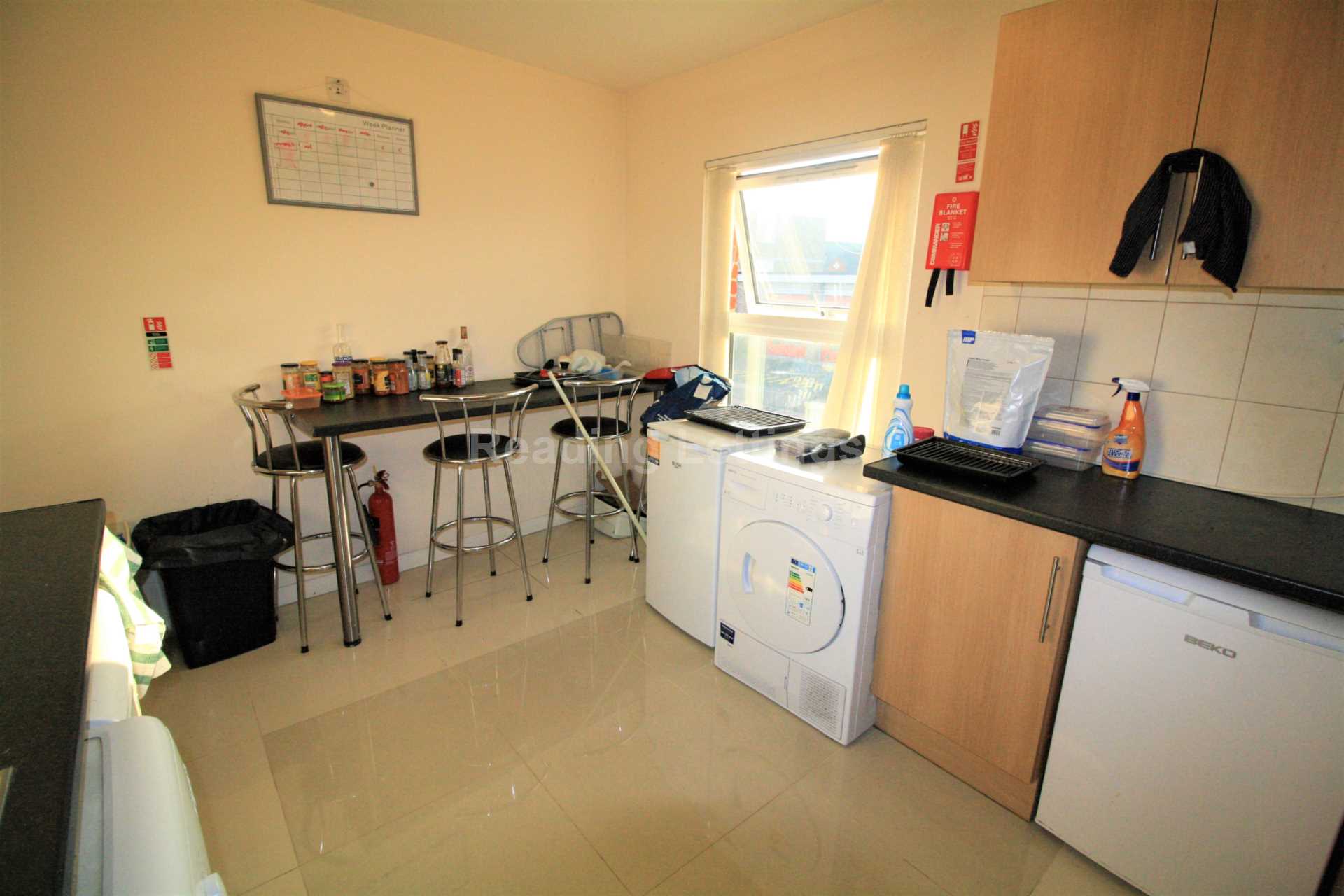 Wokingham Road, Reading - MOST BILLS INCLUDED, Image 7