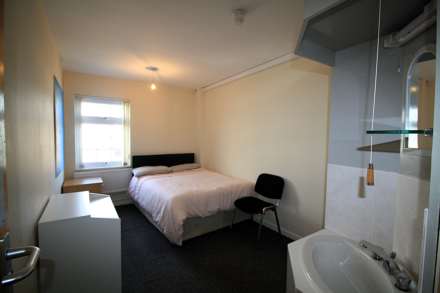 Crossland Road, Berkshire, Image 4