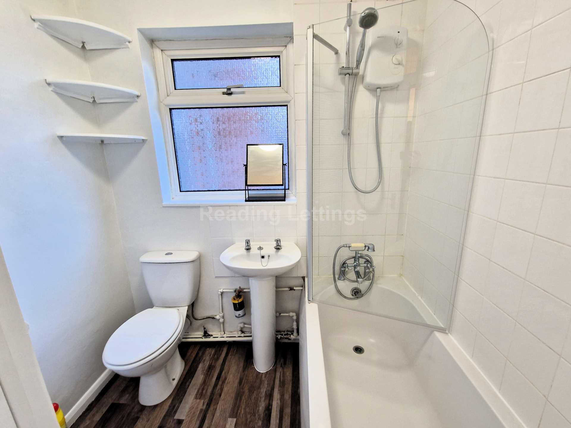 First Floor Flat, West Reading, Image 6