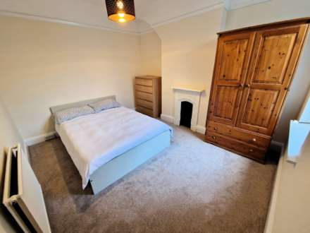 First Floor Flat, West Reading, Image 3