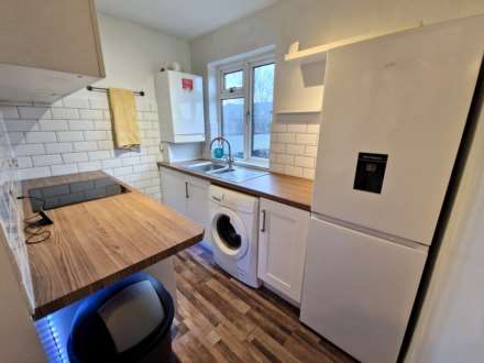 First Floor Flat, West Reading, Image 4