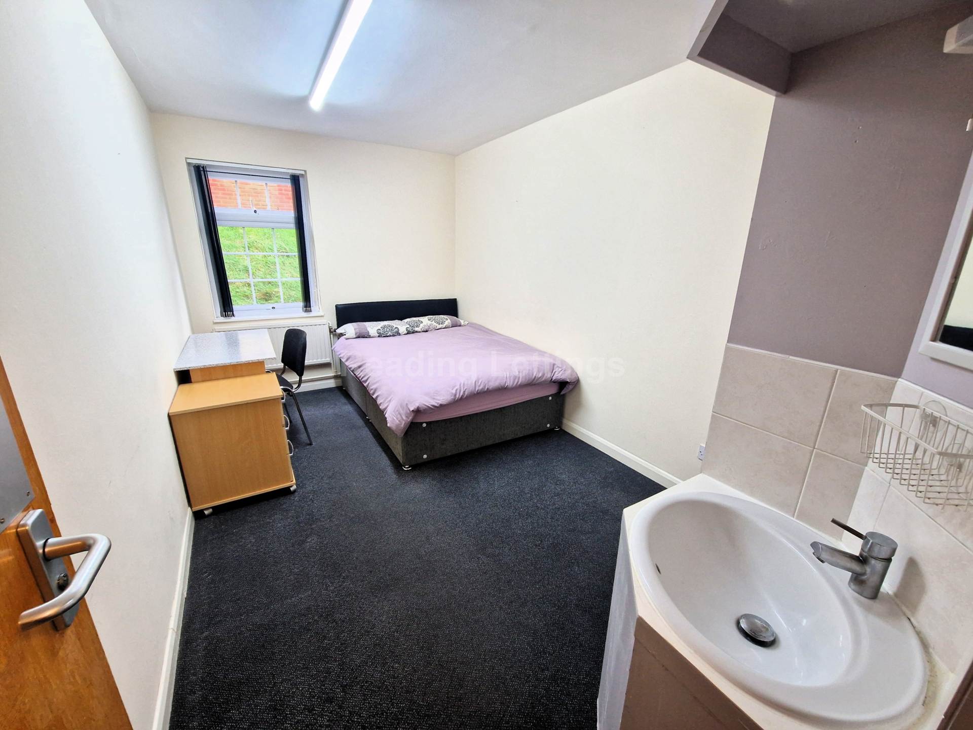 Crossland Road, Town Centre, Image 1