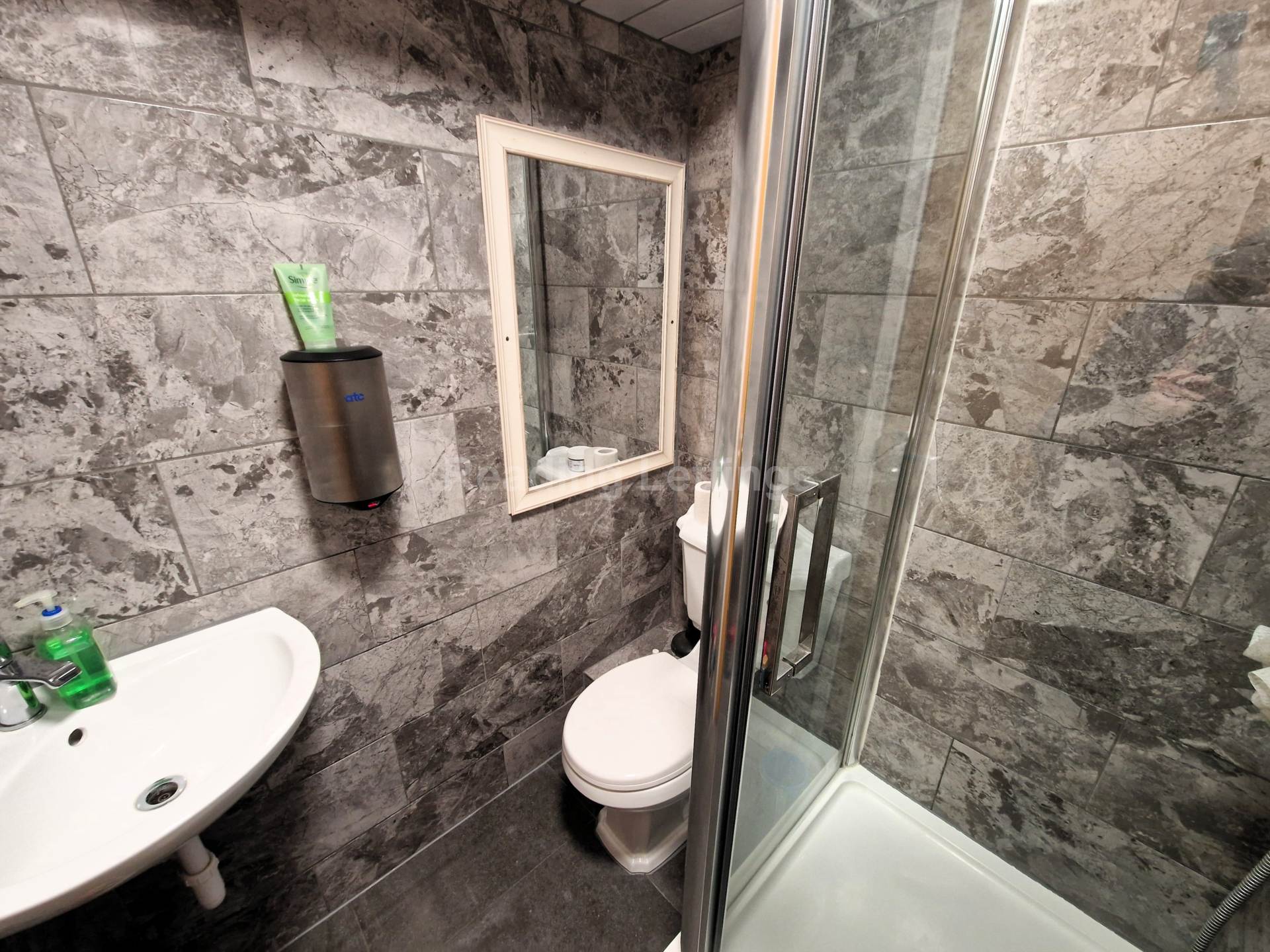 Crossland Road, Town Centre, Image 8