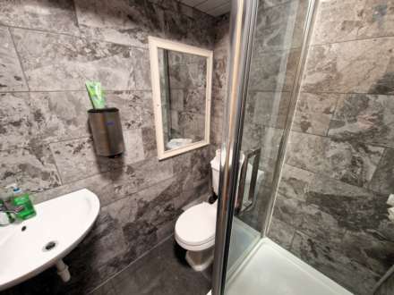 Crossland Road, Town Centre, Image 8