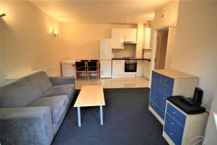 Erleigh Road, Reading - ALL BILLS INCLUDED, Image 3