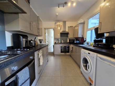 Sidmouth Street, Reading - IDEAL FOR LONDON ROAD CAMPUS, Image 2