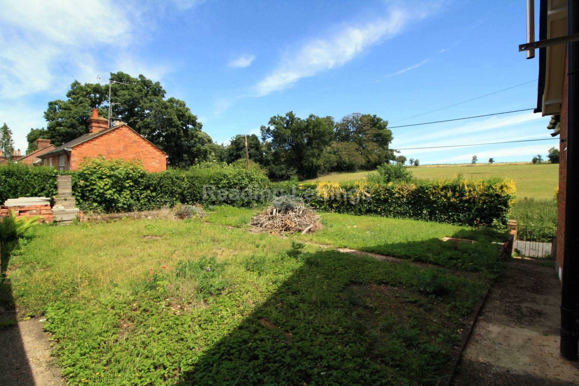 Aston Lane, Remenham - BILLS INCLUDED £2000.00, Image 2