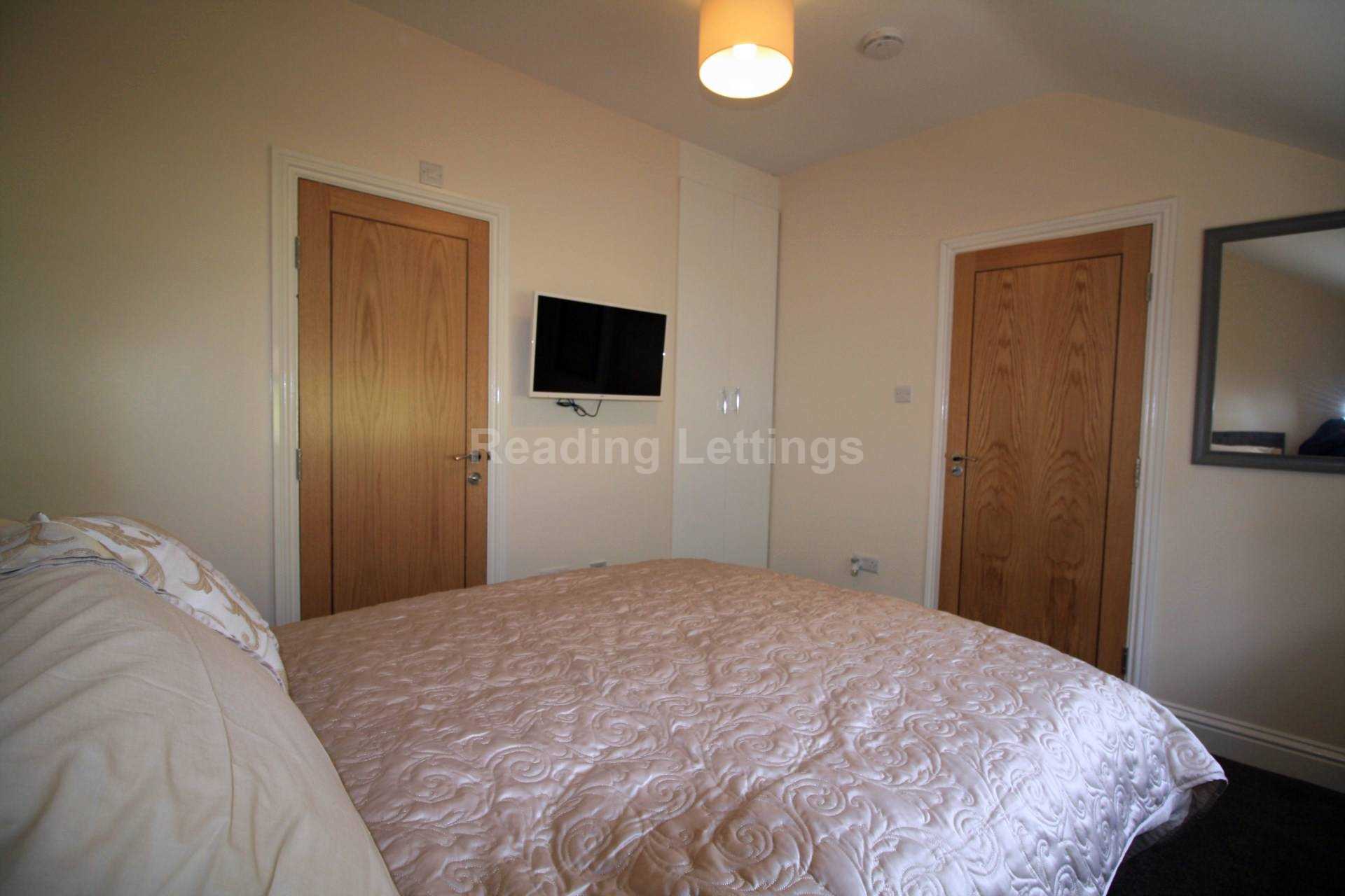 Aston Lane, Remenham - BILLS INCLUDED £2000.00, Image 6