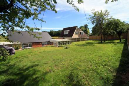 Aston Lane, Remenham - BILLS INCLUDED £2000.00, Image 13
