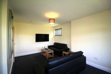 Aston Lane, Remenham - BILLS INCLUDED £2000.00, Image 3