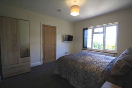 Aston Lane, Remenham - BILLS INCLUDED £2000.00, Image 5