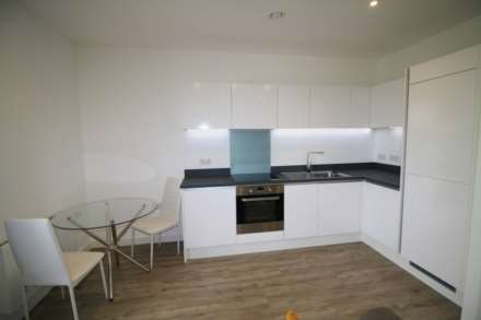 Kings Road, Reading, Image 4