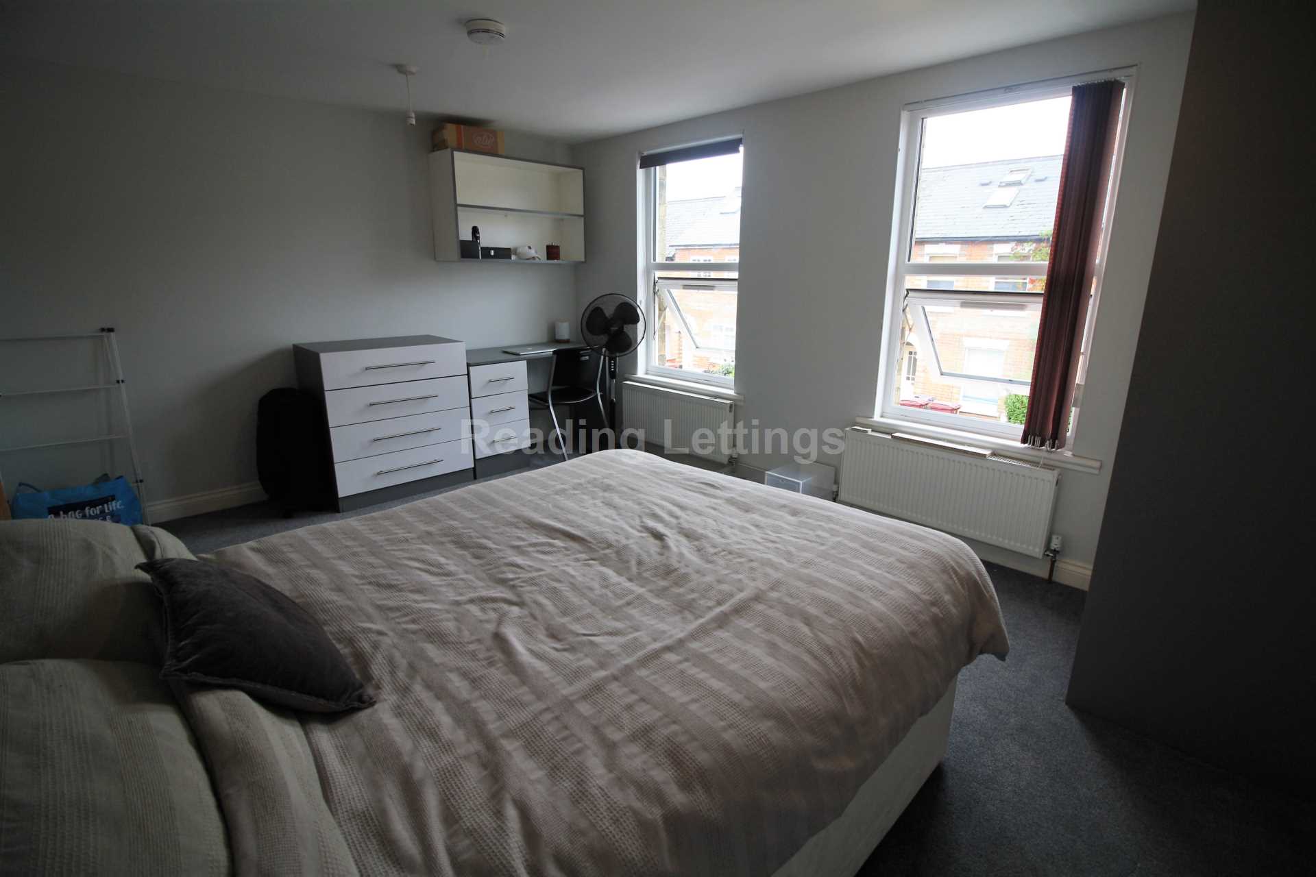 Donnington Gardens, Reading, Image 9