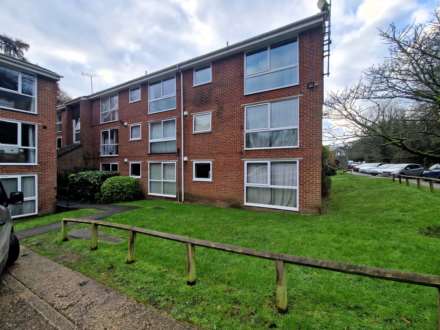 1 Bedroom Flat, Josephine Court, Reading