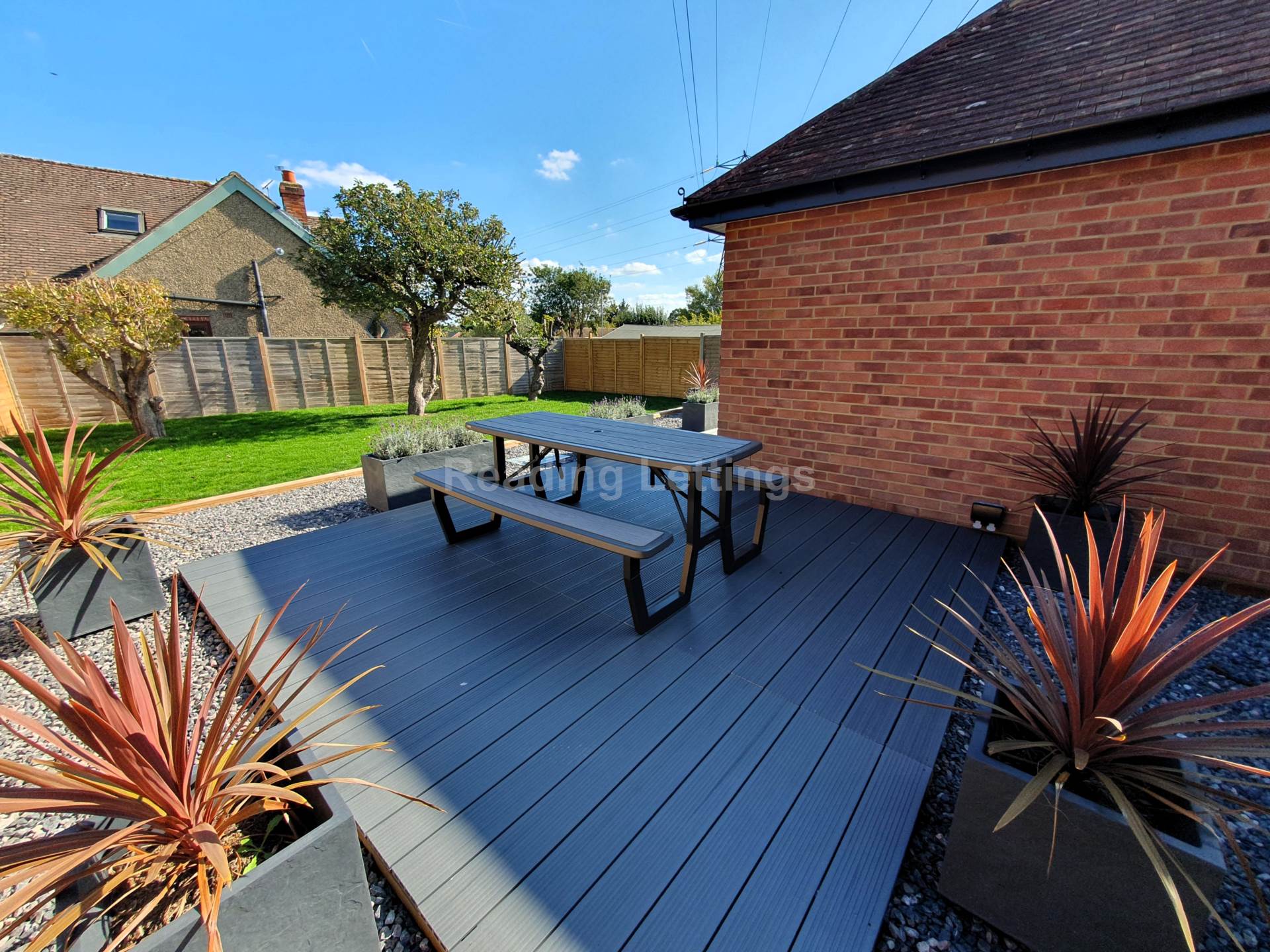 Meadow Road, Earley, Image 17