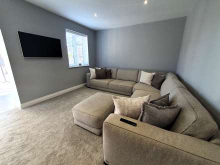 Meadow Road, Earley, Image 4