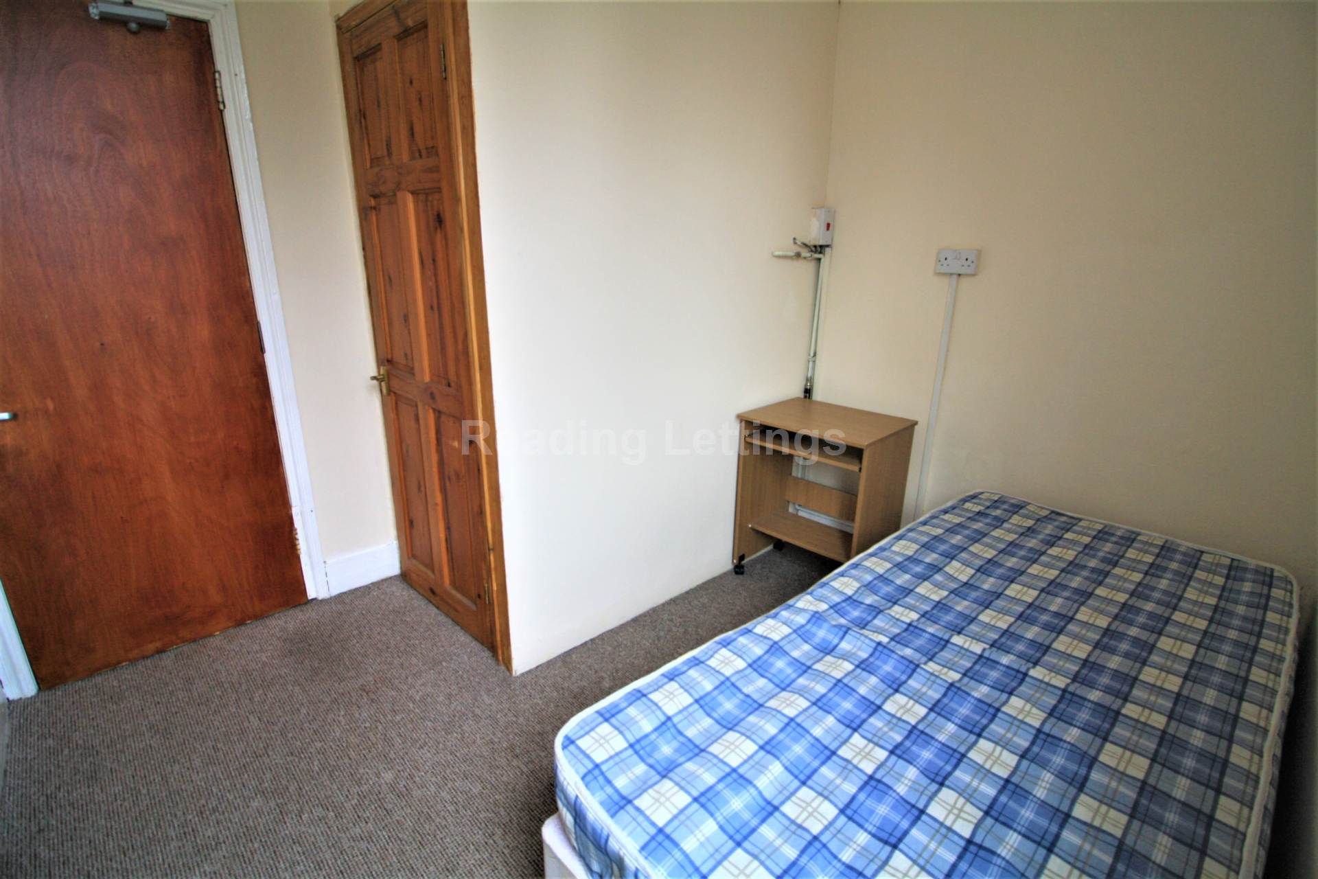 London Road, Reading, Image 8