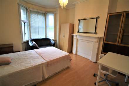 London Road, Reading, Image 1