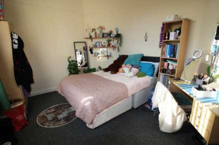 Erleigh Road - ALL BILLS INCLUDED, Image 3