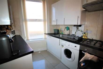 Erleigh Road - ALL BILLS INCLUDED, Image 4