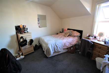 Erleigh Road - ALL BILLS INCLUDED, Image 6