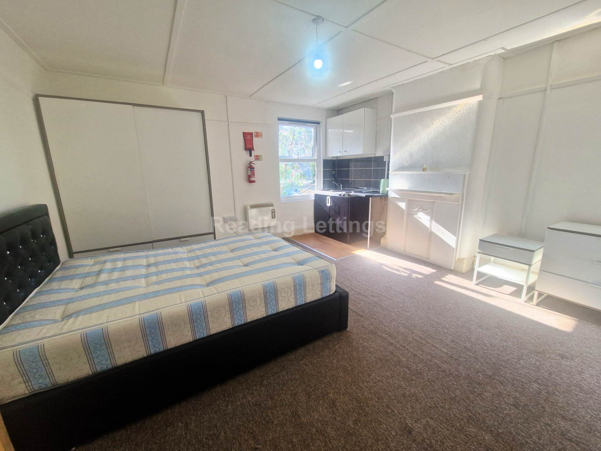 Reading, Berkshire, Image 1