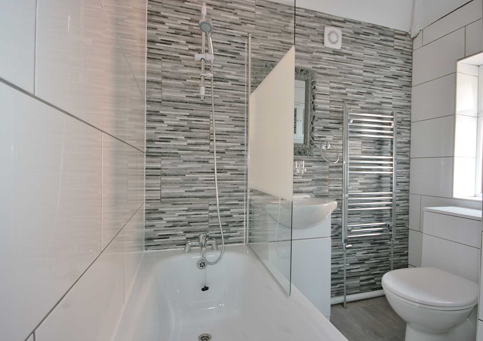3 BEDROOM HOUSE- Dawlish Road, Reading, Image 14