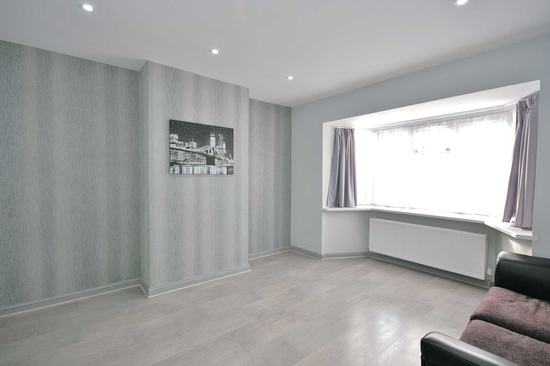 3 BEDROOM HOUSE- Dawlish Road, Reading, Image 3