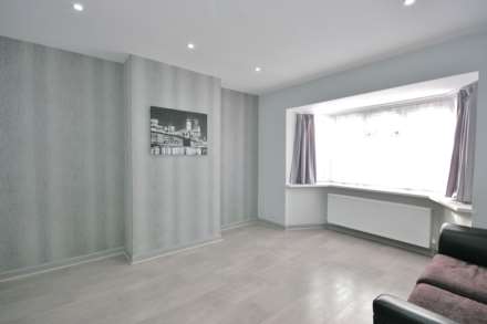 3 BEDROOM HOUSE- Dawlish Road, Reading, Image 3