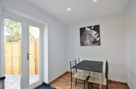 3 BEDROOM HOUSE- Dawlish Road, Reading, Image 8