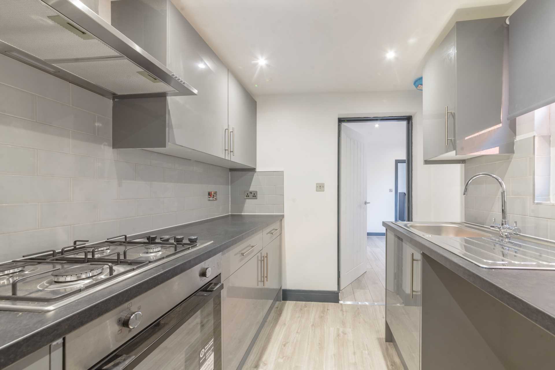 2 Bedroom House- Coventry Road, Reading, Image 1