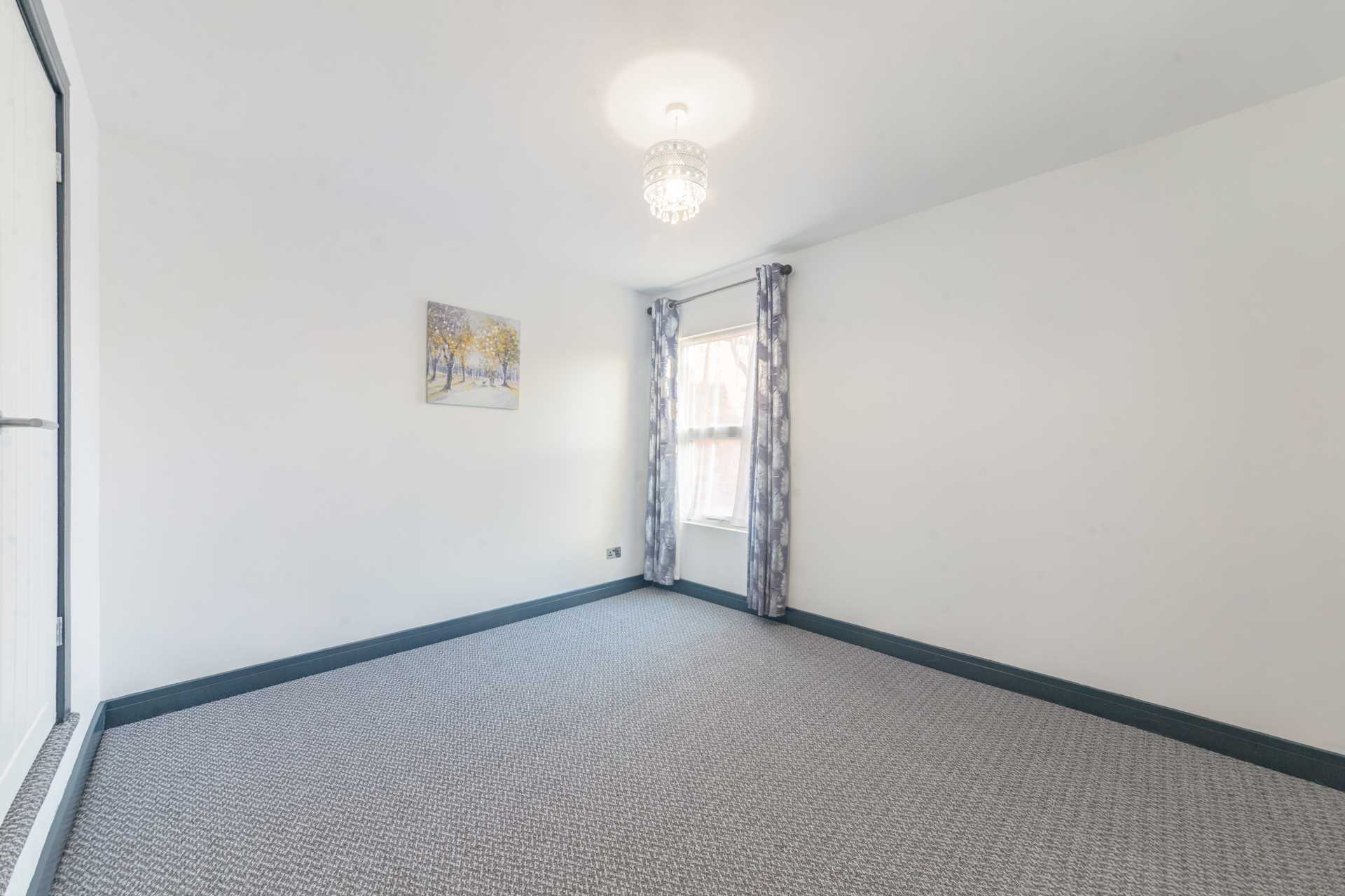 2 Bedroom House- Coventry Road, Reading, Image 12