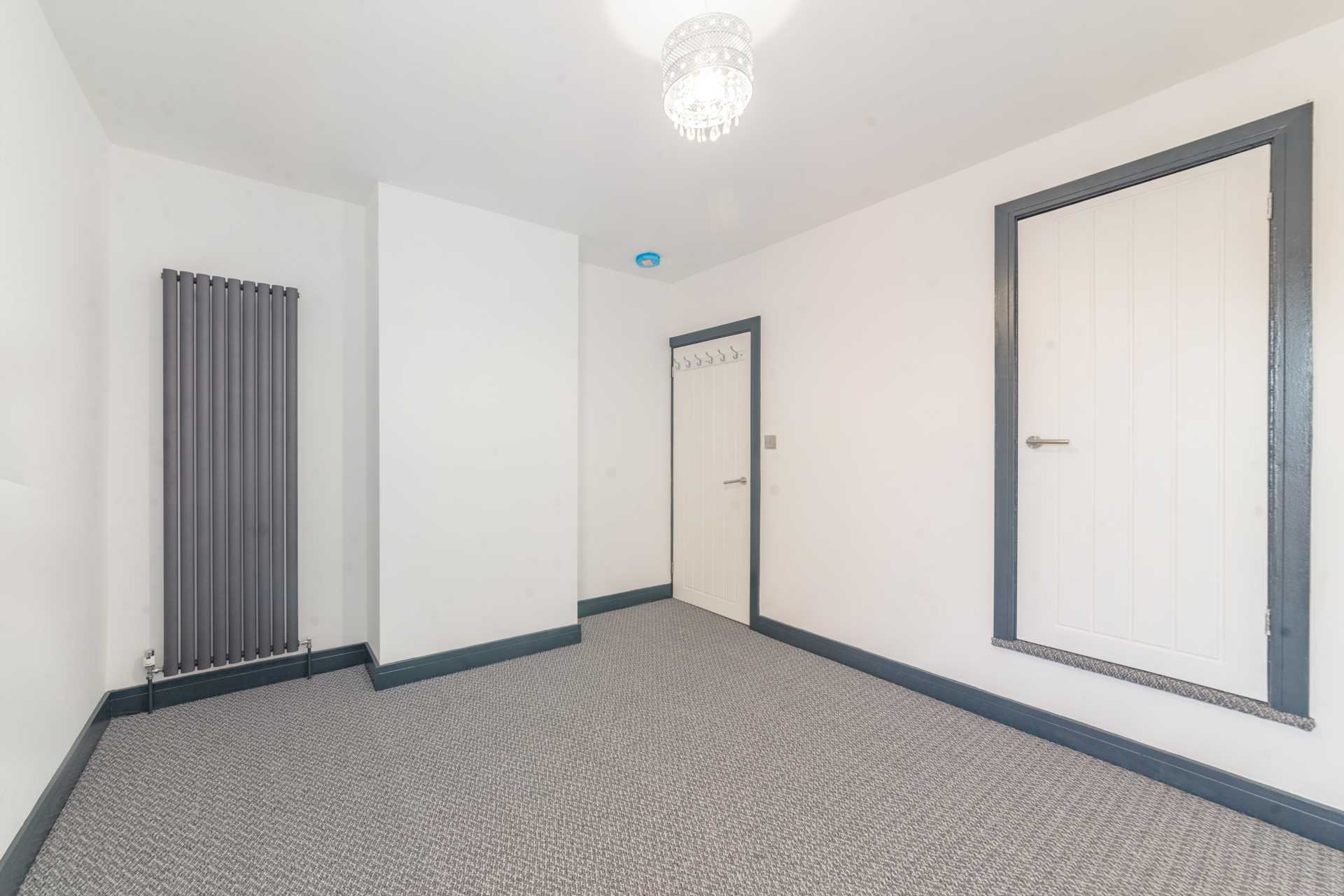 2 Bedroom House- Coventry Road, Reading, Image 13