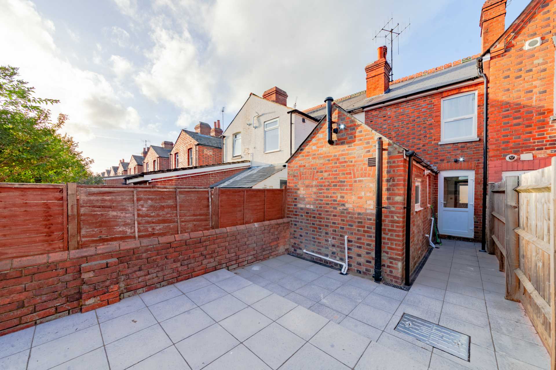 2 Bedroom House- Coventry Road, Reading, Image 17