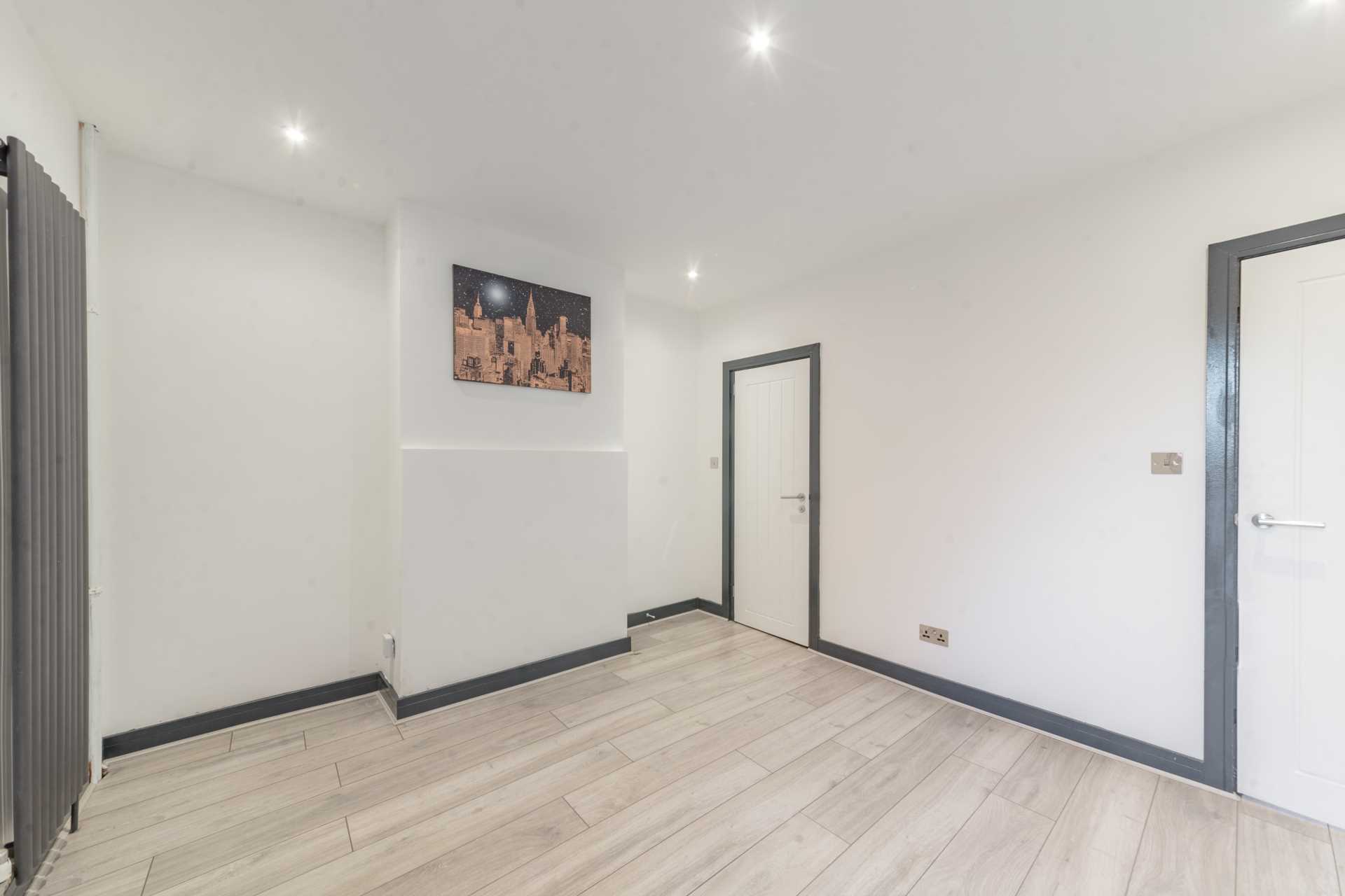 2 Bedroom House- Coventry Road, Reading, Image 4