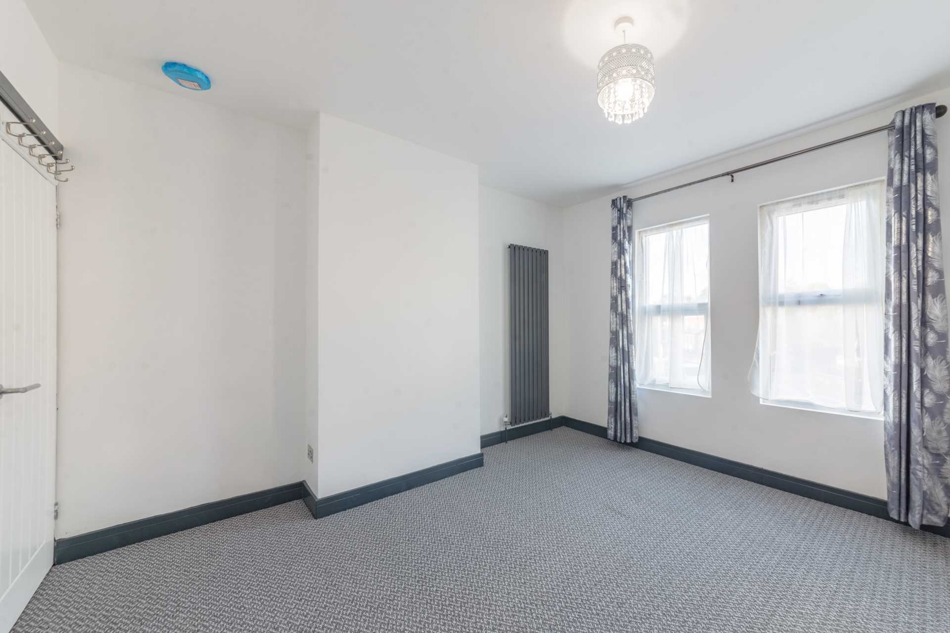 2 Bedroom House- Coventry Road, Reading, Image 7