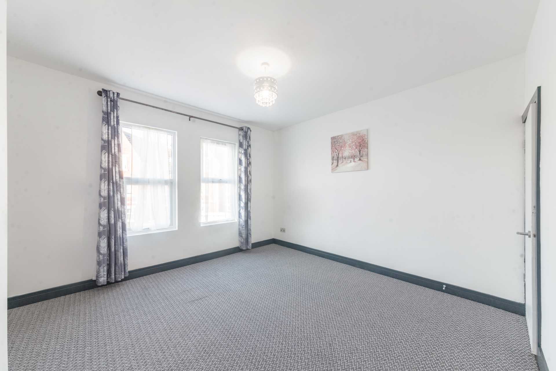 2 Bedroom House- Coventry Road, Reading, Image 8