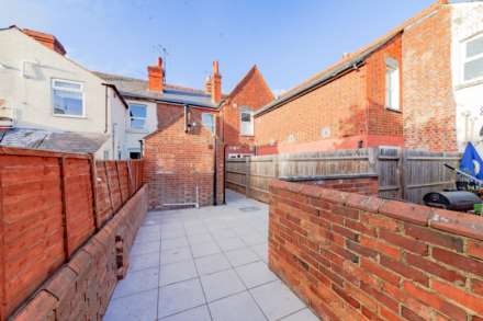 2 Bedroom House- Coventry Road, Reading, Image 16