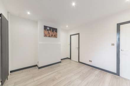 2 Bedroom House- Coventry Road, Reading, Image 4