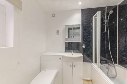 2 Bedroom House- Coventry Road, Reading, Image 6