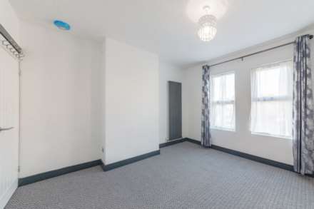 2 Bedroom House- Coventry Road, Reading, Image 7