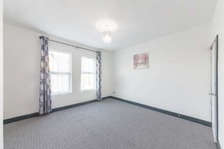 2 Bedroom House- Coventry Road, Reading, Image 8