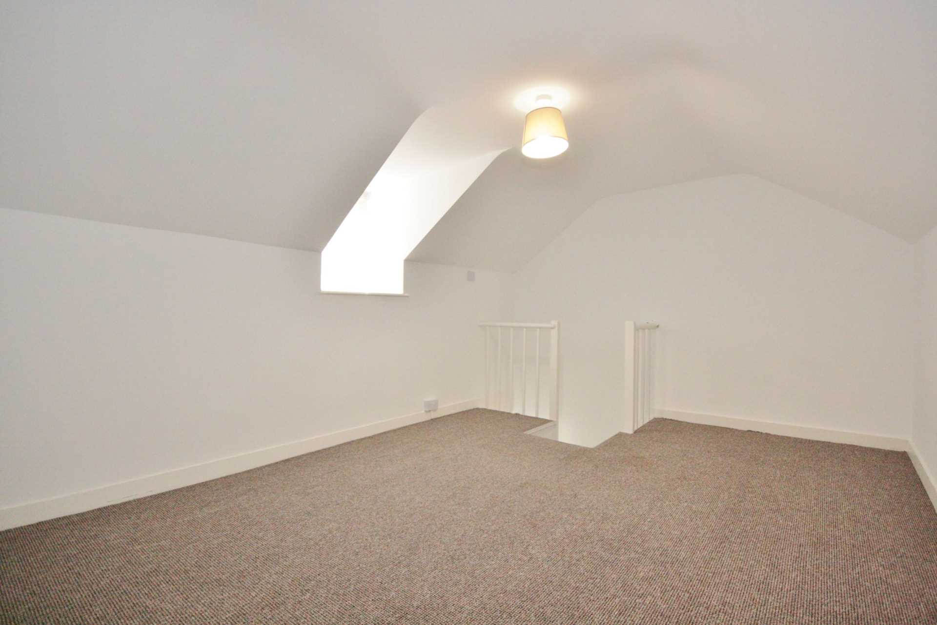 FOUR BEDROOM HOUSE- Oxford Rd, Reading, Image 1