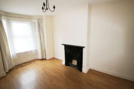 FOUR BEDROOM HOUSE- Oxford Rd, Reading, Image 6