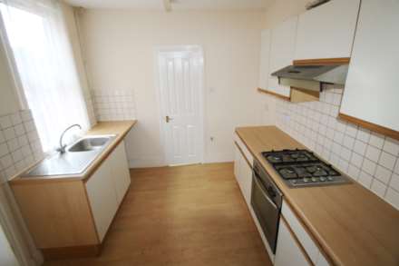 FOUR BEDROOM HOUSE- Oxford Rd, Reading, Image 7